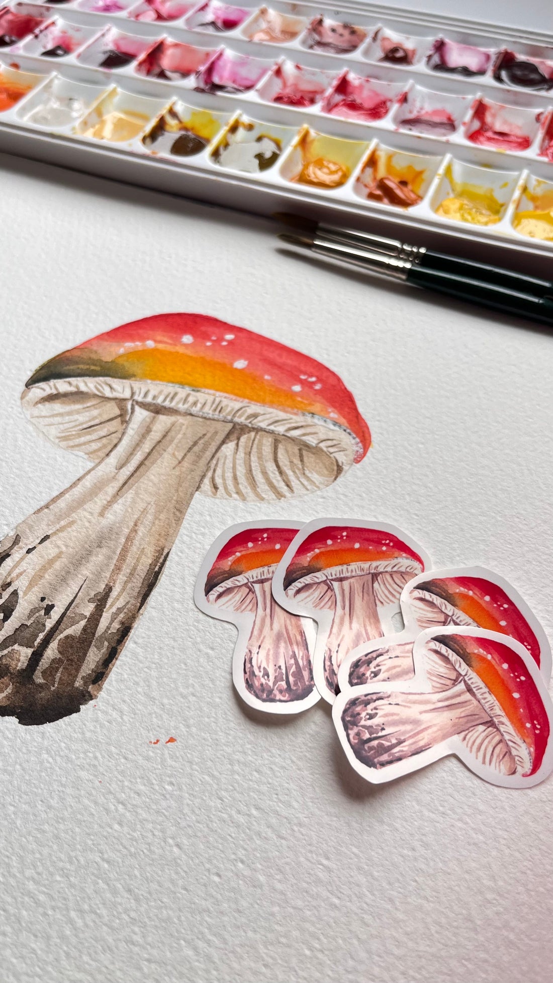 Comment utiliser les stickers et les cartes illustrées dans un art journal ?