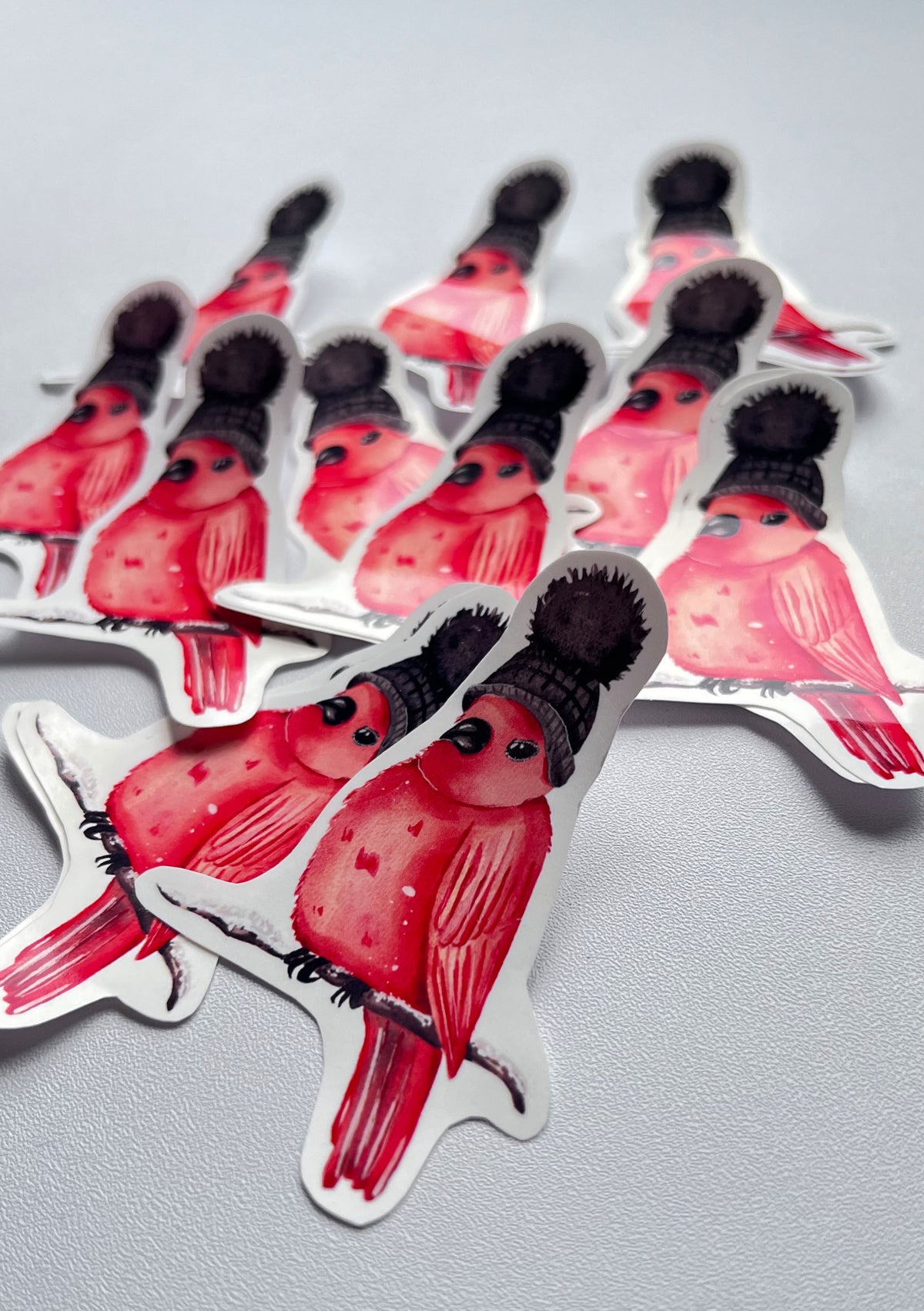 Sticker de Noël – Oiseau rouge au bonnet à pompon