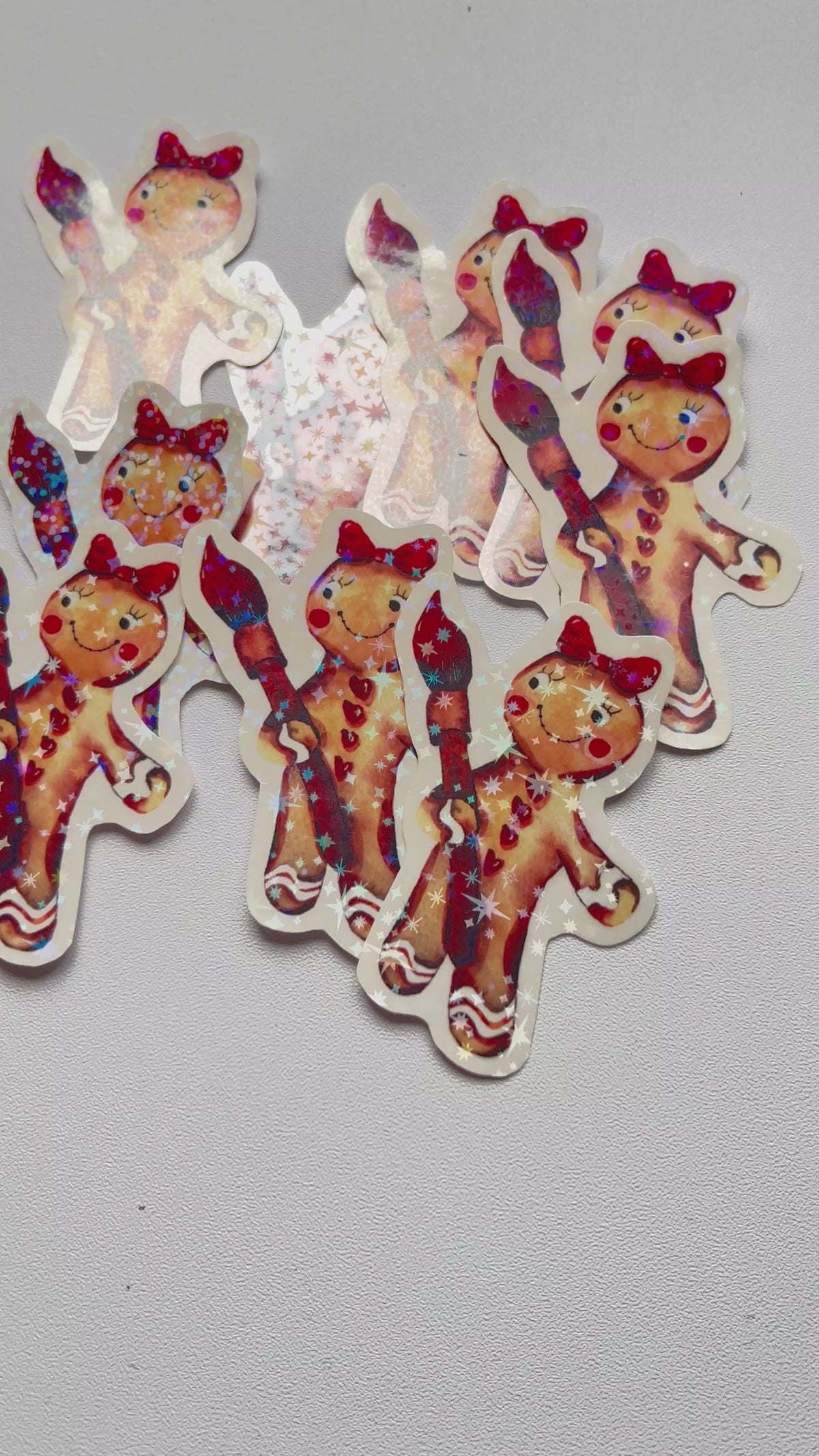 Sticker de Noël holographique – Bonhomme en pain d’épices au pinceau